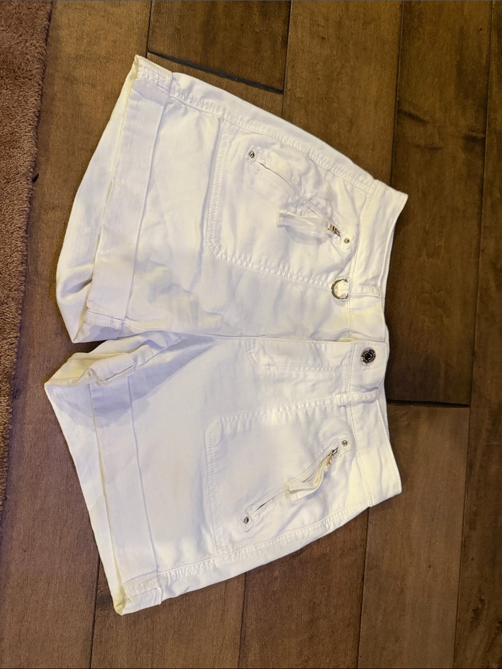 WHBM Pret a Play size 2 White Women's Zip-Pocket Jean Shorts